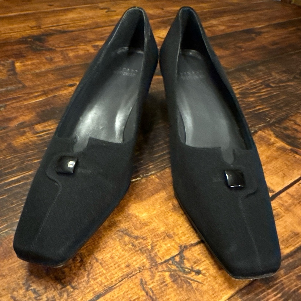 Stuart Weiztman 1 Inch Kitten Heels Size 8.5 - image 2